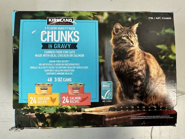 Lot 91-8598 - KIRKLAND SIGNATURES 2-FLAVOR VARIETY PACK CHUNKS IN GRAVY CANNED FOOD FOR CATS MADE WITH REAL CHICKE...
