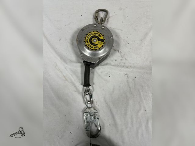 Lot 91-7653 - GUARDIAN FALL PROTECTION EDGE SERIES RETRACTABLE LIFELINE 20 FOOT SAFETY CABLE WITH HOOKS