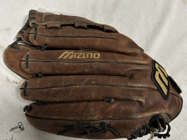 Lot 91-7672 - MIZUNO VICTORY POWER CLOSE BASEBALL GLOVE