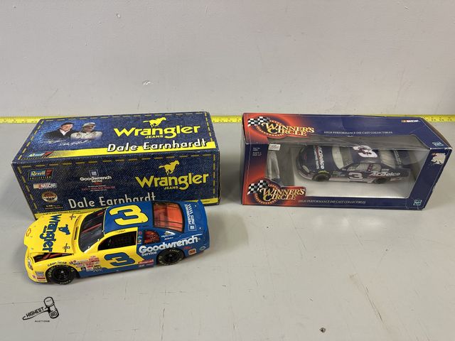 Lot 91-7557 - NASCAR RACING COLLECTIBLES WINNERS CIRCLE # 3 DALE EARNHARDT JR 1:24 SCALE 1999 MONTE CARLO - REVELL...