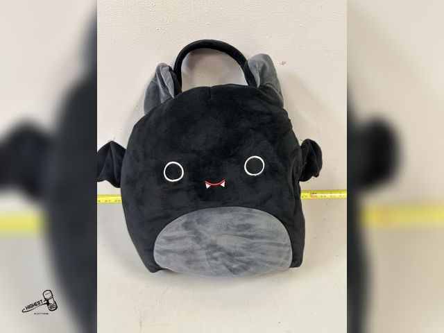 Lot 91-7508 - SQUISHMALLOWS " EMILY " TRAVEL BAG