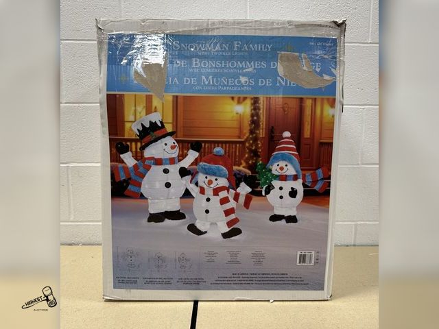 Lot 91-10537 - SNOWMAN FAMILY WITH TWINKLE LIGHTS SET OF 3 AS SHOWN ON BOX