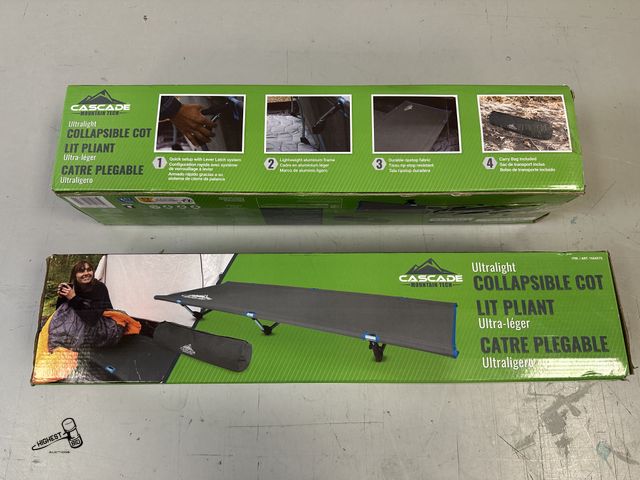 Lot 91-10388 - 2 CASCADE MOUNTAIN TECH ULTRALIGHT COLLAPSIBLE COTS