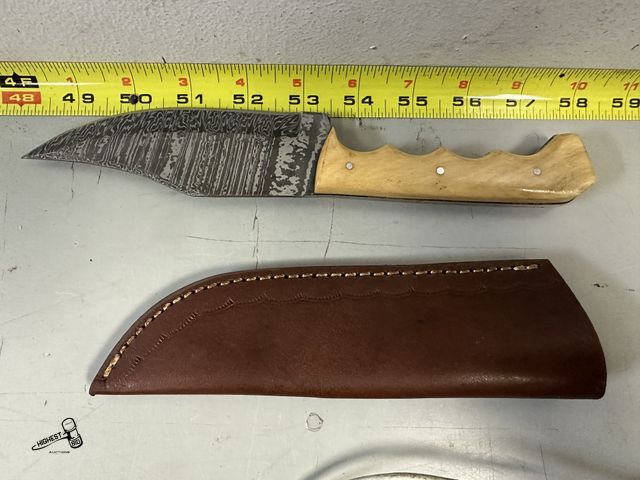 Lot 91-8994 - 10" DAMASCUS KNIVE WITH LEATHER CASE