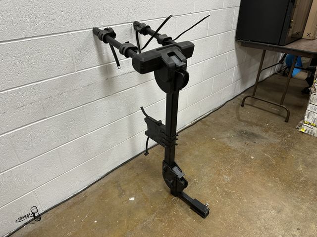 Lot 91-8772 - THULE 2 POSITION BIKE CARRIER - TILTS FOR USE WITH SUV TO OPEN REAR DOOR WITHOUT REMOVING BIKE RACK