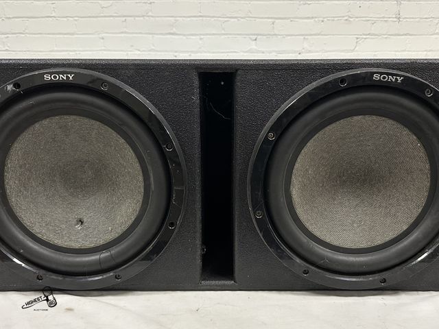 Lot 91-7947 - Q BOMB SPEAKER BOX 2 - 12" SONY SUB WOOFERS