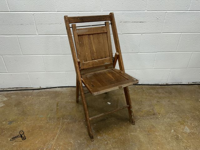 Lot 91-8764 - VINTAGE FOLDING WOODEN CHAIR
