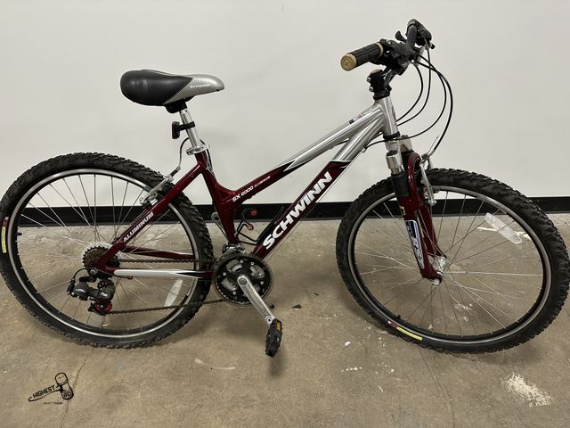 Lot 91-7898 - SCHWINN SX2000 ALUMINUM 26" 21 SPEED BIKE