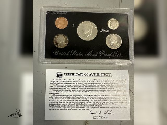 Lot 91-7786 - 1993 UNITED STATES MINT SILVER PROOF SET WITH CERTIFIACTE OF AUTHENTICITY IN CASE