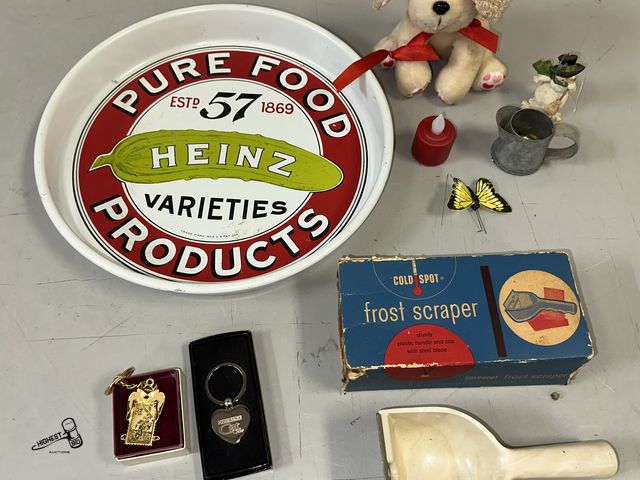 Lot 91-8914 - VINTAGE HEINZ PRODUCTS METAL TRAY &amp; MORE
