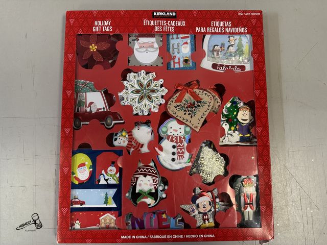 Lot 91-7216 - New KIRKLAND SIGNATURE HOLIDAY GIFT TAGS