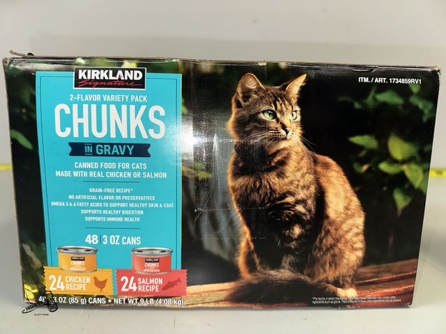 Lot 91-8469 - KIRKLAND SIGNATURE CHUNKS IN GRAVY - 2 FLAVOR VARIETY PACK - CHICKEN &amp; SALMON RECIPE - 48 3 OZ C...