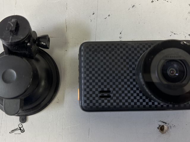 Lot 91-9621 - APEMAN DASH CAM SONY