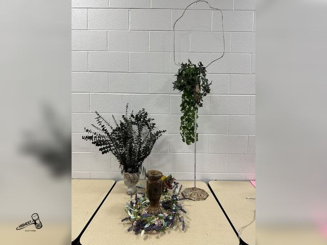 Lot 91-10330/ - MISCELLANEOUS HOME DECOR