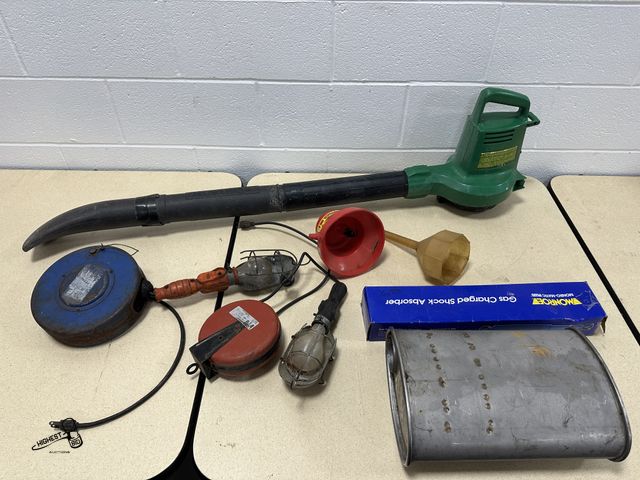 Lot 91-9447 - WEED EATER LEAF BLOWER, DROP LIGHTS, FUNNELS, MUFFLER &amp; MONROE SHOCK