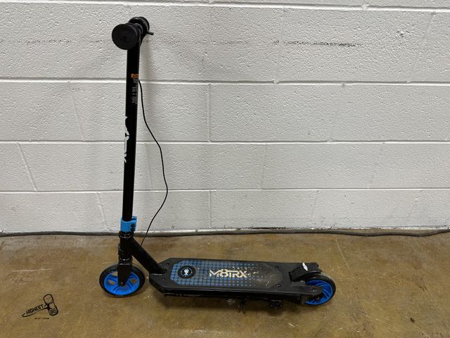 Lot 91-9823 - M8TRX ELECTRICAL SCOOTER WITHOUT CHARGER