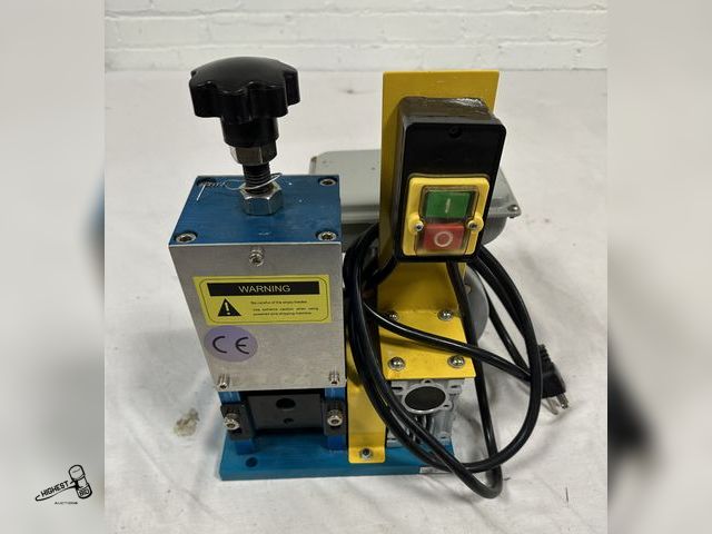 Lot 91-7612 - VEVOR  ELECTRIC WIRE  STRIPPING MACHINE - FOR STRIPPING COOPER &amp; ALUMINUM WIRE