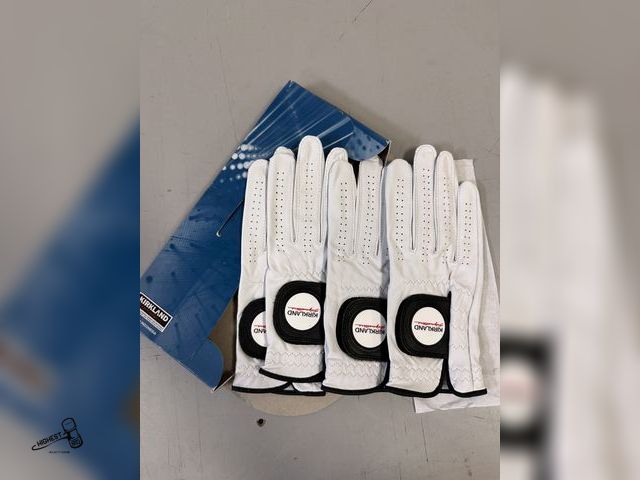 Lot 91-6215 - KIRKLAND SIGNATURE LEATHER GOLF GLOVES LEFT HANDED - 4 PACK - SMALL - RIGHT HAND GLOVE FOR THE LEFT ...