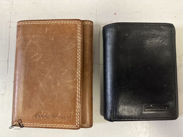 Lot 91-9619 - SWISS GEAR BLACK WALLET EDDIE BOWER BROWN WALLET