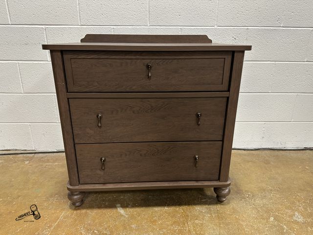 Lot 91-10428 - New 3 DRAWER WOODEN NIGHT STAND OR DRESSER WITH POWER OUTLETS 120VOLT - USB - USBC - VERY NICE