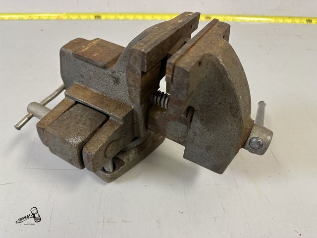 Lot 91-6927 - WILTON 4" VICE
