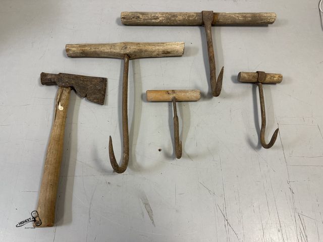 Lot 91-8576 - 4 ANTIQUE AGRICULTURE / ICE HOOKS &amp; SMALL HACHET