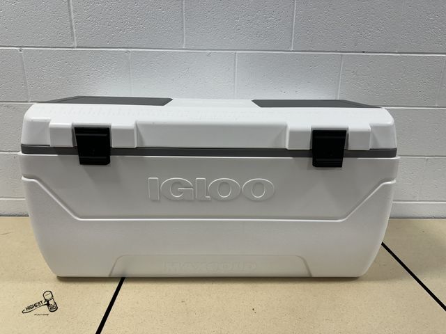 Lot 91-7185 - New 165QT MAXCOLD COOLER WITH DRAIN - HAS 2 EASY ACCESS COMPARTMENT LIDS AND 1 LARGE LID
