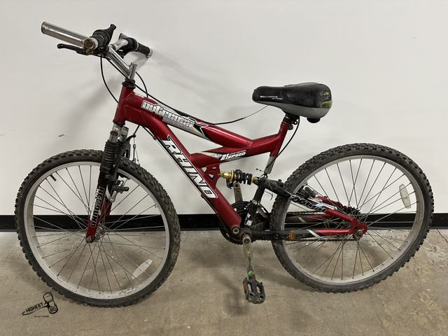 Lot 91-7941 - RHINO OUTREACH X 26" 21 SPEED DUAL SUSPENSION BIKE FRONT RIM IS BENT