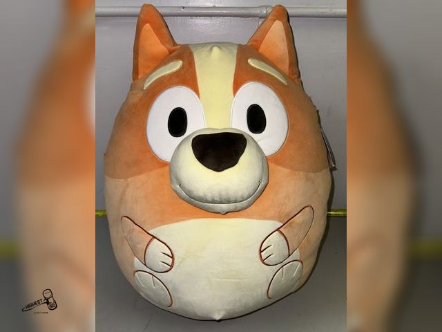 Lot 91-8430 - ORIGINAL SQUISHMALLOWS BINGO - 2FT TALL - DOES HAVE SMALL DEFECT SHOWN IN PHOTO