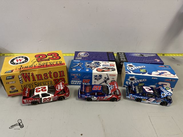 Lot 91-7552 - NASCAR RACING COLLECTIBLES NASCAR ACITON COLLECTIBLE # 3 DALE EARNHARDT JR 2002 MONTE CARLO 1:24 SCA...