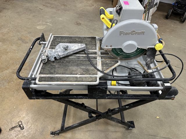 Lot 91-8586 - FLORCRAFT PROFESSIONAL 10" WET TILE SAW with portable stand