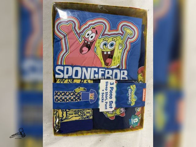 Lot 91-7639 - NICKELODEON SPONGE BOB SQUAREPANTS SIZE SMALL 3 PIECE SET - SLEEP SHIRT, PANT + SOCKS