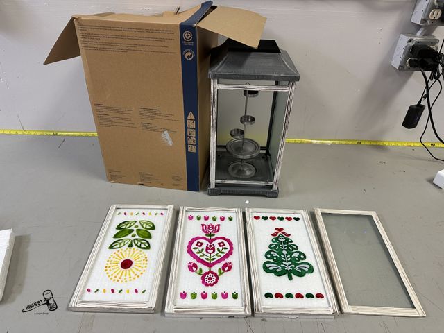 Lot 91-7097 - PARTYLITE NORDIC WONDER LANTERN - 4 CHANGEABLE FRONT PANELS - HANDCRAFTED