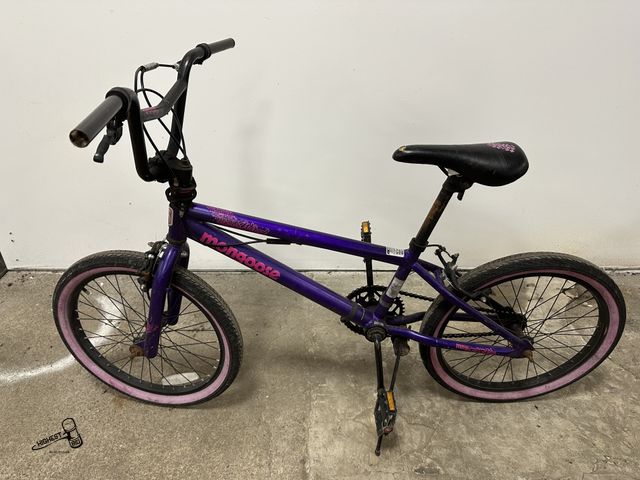 Lot 91-7858 - MONGOOSE 20" BMX BIKE