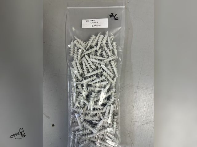 Lot 91-6296 - DRY WALL ANCHORS - 200 IN BAG