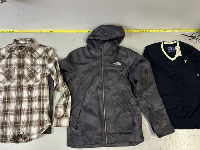 Lot 91-9691 - New 1 SMALL MENS BLACK CAMO NORTH FACE WIND BREAKER, 1 SMALL MENS AMERICAN EAGLE BROWN &amp; TAN FLA...