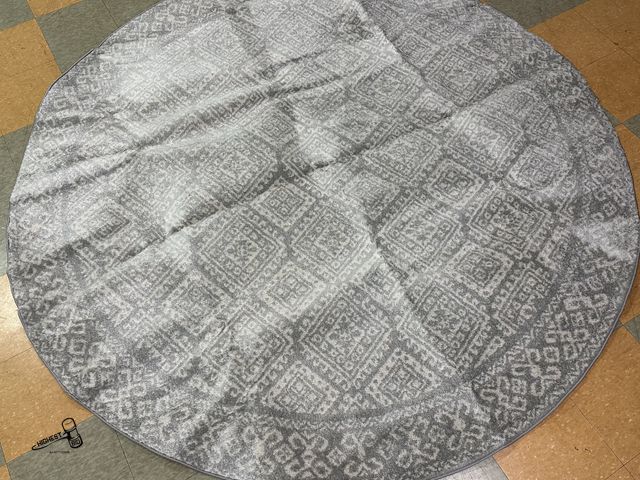 Lot 91-9417 - New SAFAVIEH TULUM ROUND 8' RUG LIGHT GREY IVORY -  TUL264G-8R