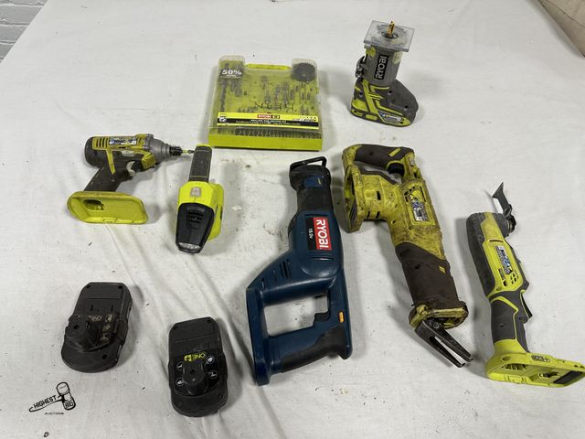 Lot 91-7707 - 9 PIECE RYOBI 18 VOLT POWER TOOL SET - INCLUDES - 2 SAWZALL -P343VN OCILATING CUTTING TOOL - P234G 1...