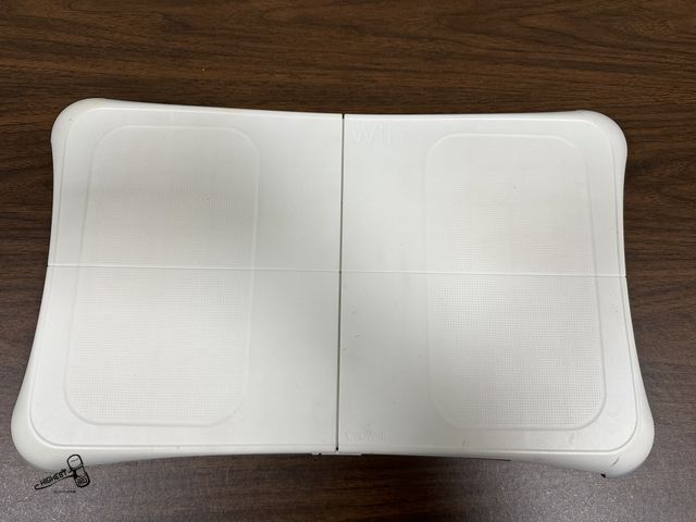 Lot 91-7756 - NINTENDO WII BALANCE BOARD