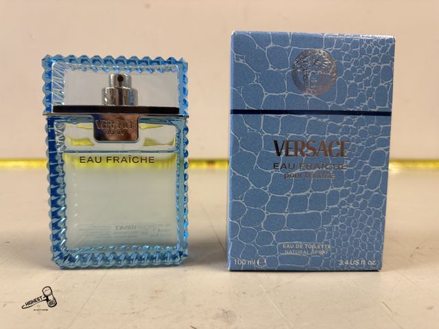 Lot 91-10164 - MSRP $140 Versace Man Eau Fraiche / EDT Spray (blue) 100ML 3/4 FULL