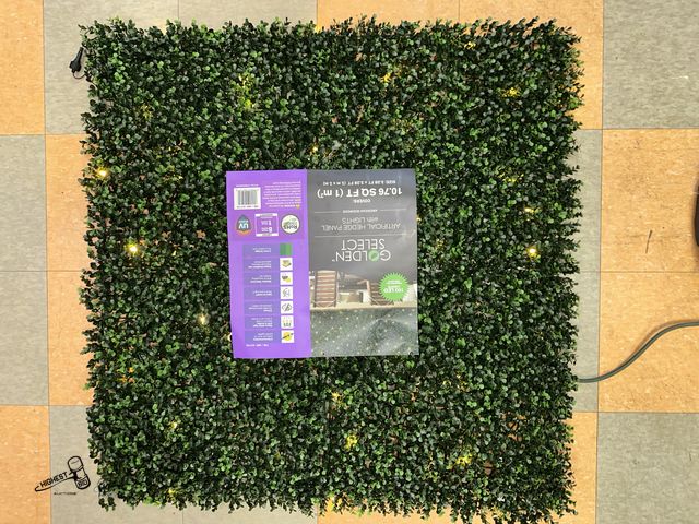 Lot 91-8715 - ARTIFICIAL HEDGE PANEL WITH LIGHTS 3.28 FT X 3.28 FT - 10.76 SQ FT - 100 LED LIGHTS - INTERCONNECTAB...