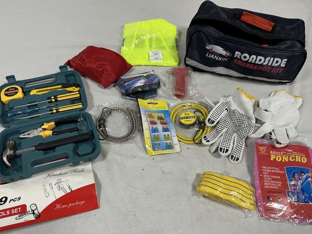 Lot 91-7594 - ROADSIDE EMERGENCY KIT &amp; 9 PIECE TOOL KIT