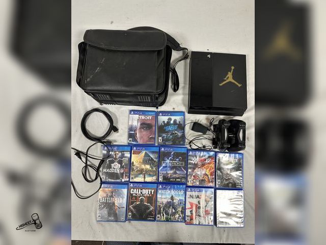 Lot 91-7761 - SONY PLAY STATION 4 - 2 CONTROLLERS &amp; CHARGING STATION - LEATHER CARRYING CASE - 12 GAMES - POWE...