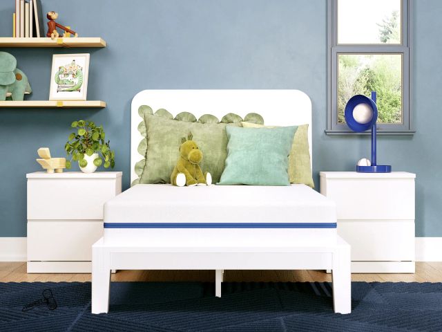 Lot 91-9738 - New MSRP $632 Nectar Kids Memory Foam Mattress.