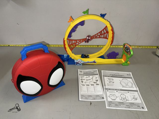 Lot 91-8501 - MARVEL SPIDEY AND HIS AMAZING FRIENDS - SPIDEY AMAZING METALS SUPER LOOP TRACK SET  &amp; 7 CARS