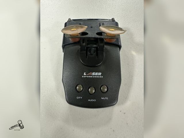 Lot 91-7951 - UNIDEN LASER RADAR DETECTOR - NO POWER CORD - DID POWER UP