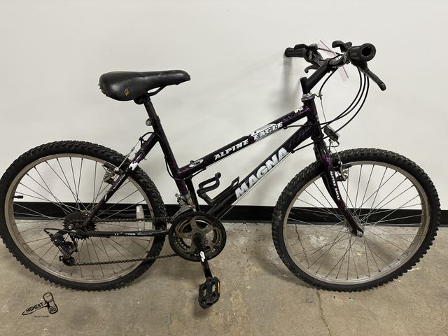 Lot 91-7924 - MAGNA ALPINE EAGLE 24" 18 SPEED BIKE