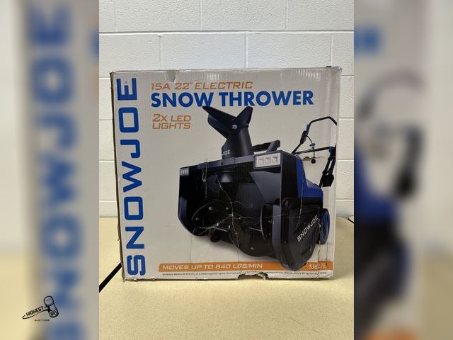 Lot 91-6411 - SNOWJOE SNOW JOE 22INCH 15 AMP ELECTRIC SNOW BLOWER WITH DUAL LED LIGHTS - IDEAL FOR CLEARING SNOW O...