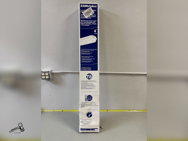 Lot 91-7419 - METALUX 4 FT 2-LIGHT WET LOCATION INDUSTRIAL VAPORLITE FIXTURE