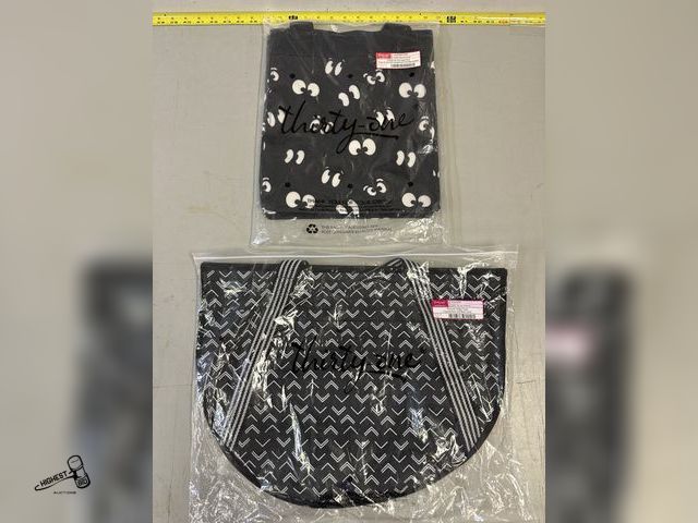Lot 91-7091 - 2 THIRTY ONE TOTE BAGS - BOTH BLACK WITH DIFFERENT PATTERNS - NEW